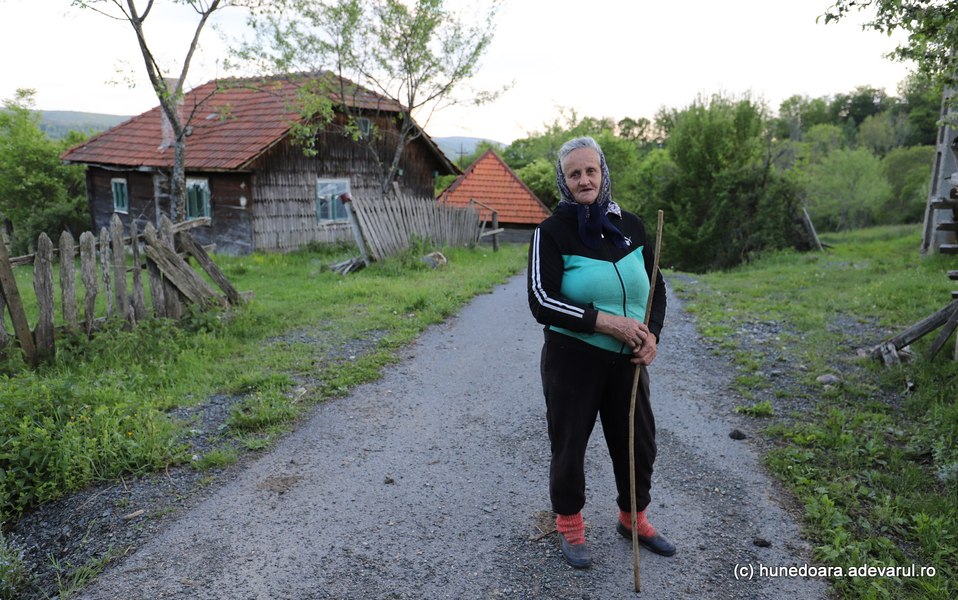 Viața în comuna cea mai mică din România. Satele pustii din Bătrâna vor avea piste de biciclete VIDEO