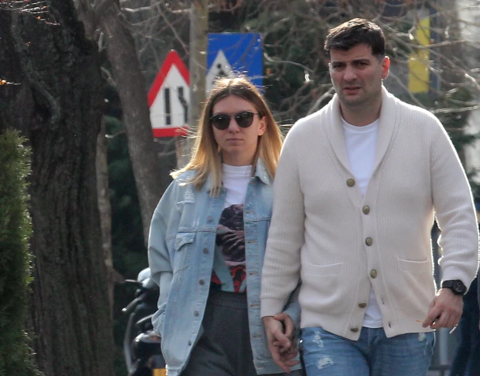 
    Iubitul Simonei Halep trece aproape zilnic pe la şantier pentru a supraveghea lucrările  