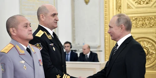 Vladimir Putin şi viceamiralul Igor Osipov FOTO EPA-EFE