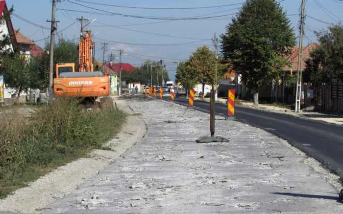 Din totalul de 9 zone la care s-a lucrat anul acesta, 4 au fost închise la nivel de strat de bază de asfalt . Foto: DRDP Braşov