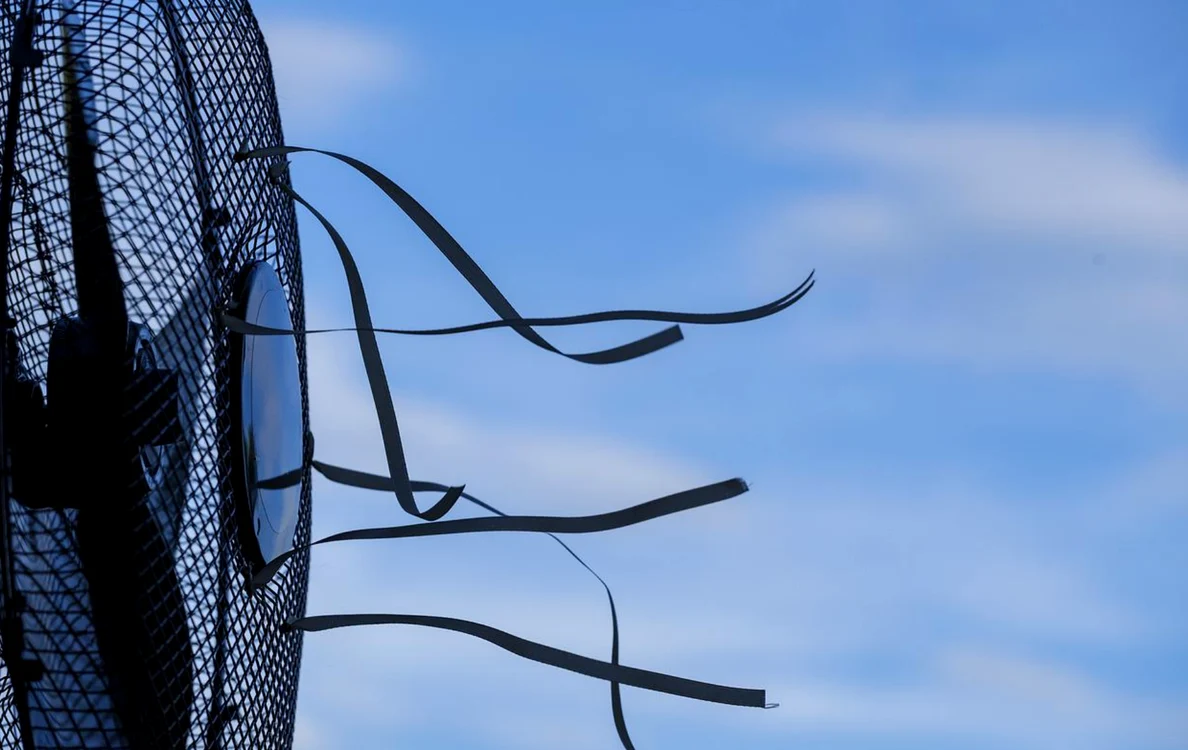 La ce riscuri te expui dacă dormi cu ventilatorul pornit Foto: Pixabay