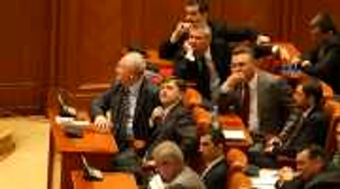 Victor Ponta, ]n timpul discursului din Parlament cu ocazia prezentării legii bugetului FOTO Mediafax