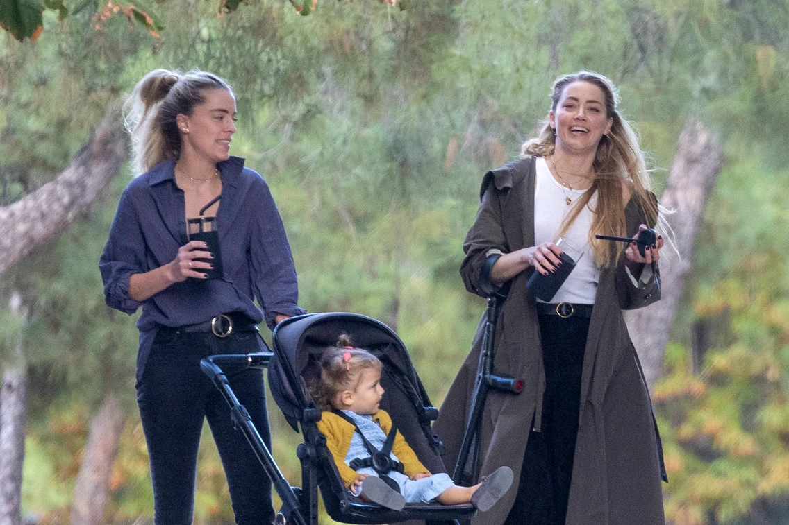 Amber Heard în baston la Madrid, octombrie 2023, Foto Profimedia
