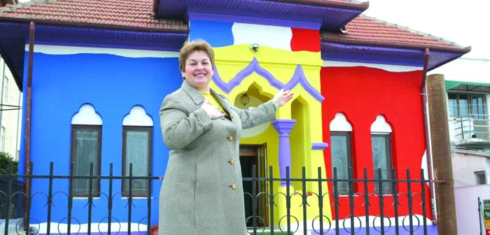 Proprietara vilei, Mariana Farcău Herera