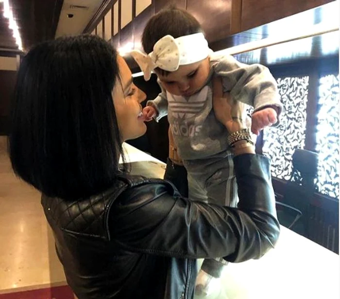 
    Adelina Pestrițu și fetița ei, Zenaida Foto: Instagram  