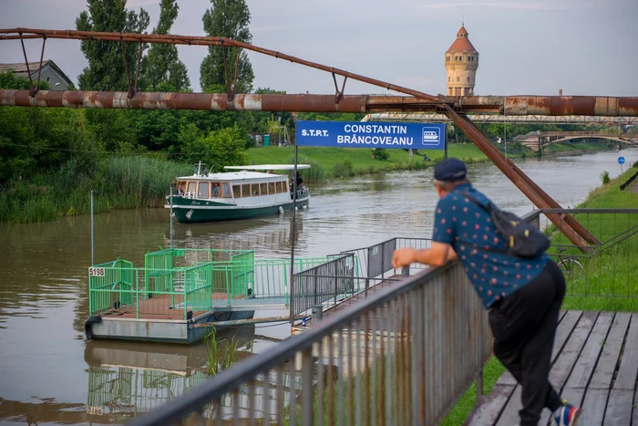 Vaporul Pelican FOTO Ecluze pe Bega