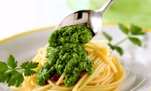 Spaghete cu sos pesto jpeg