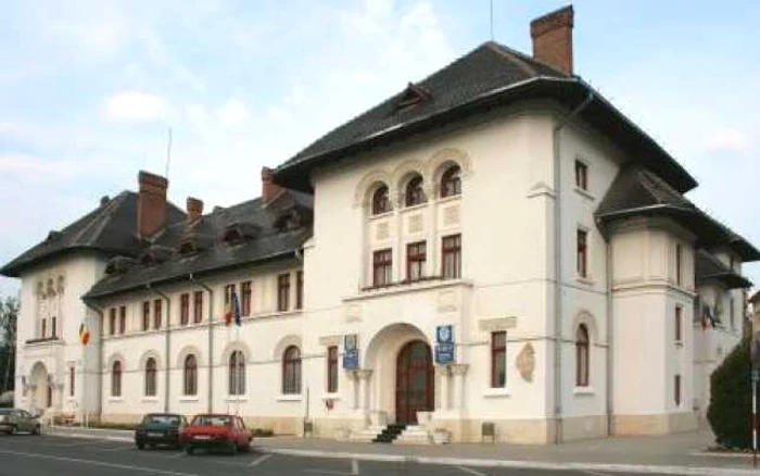 Scandalul a avut loc lângă sediul primăriei