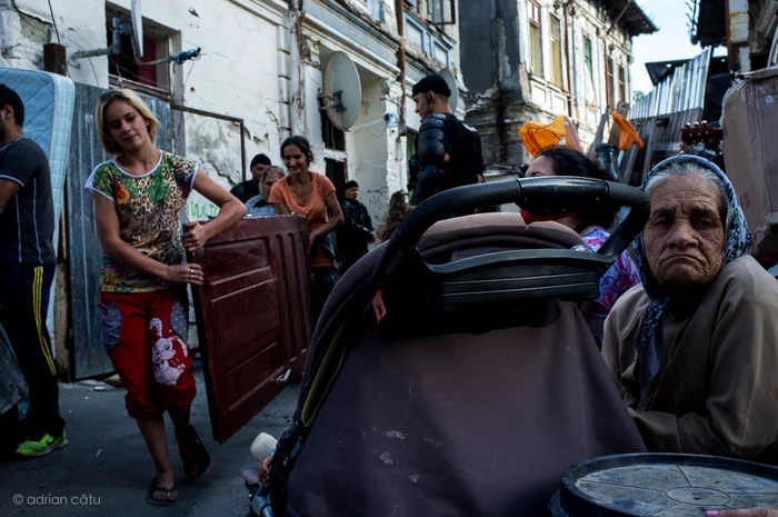 
    În septembrie 2014, o sută de persoane au fost evacuate din casele retrocedate (foto: Adrian Câtu)  