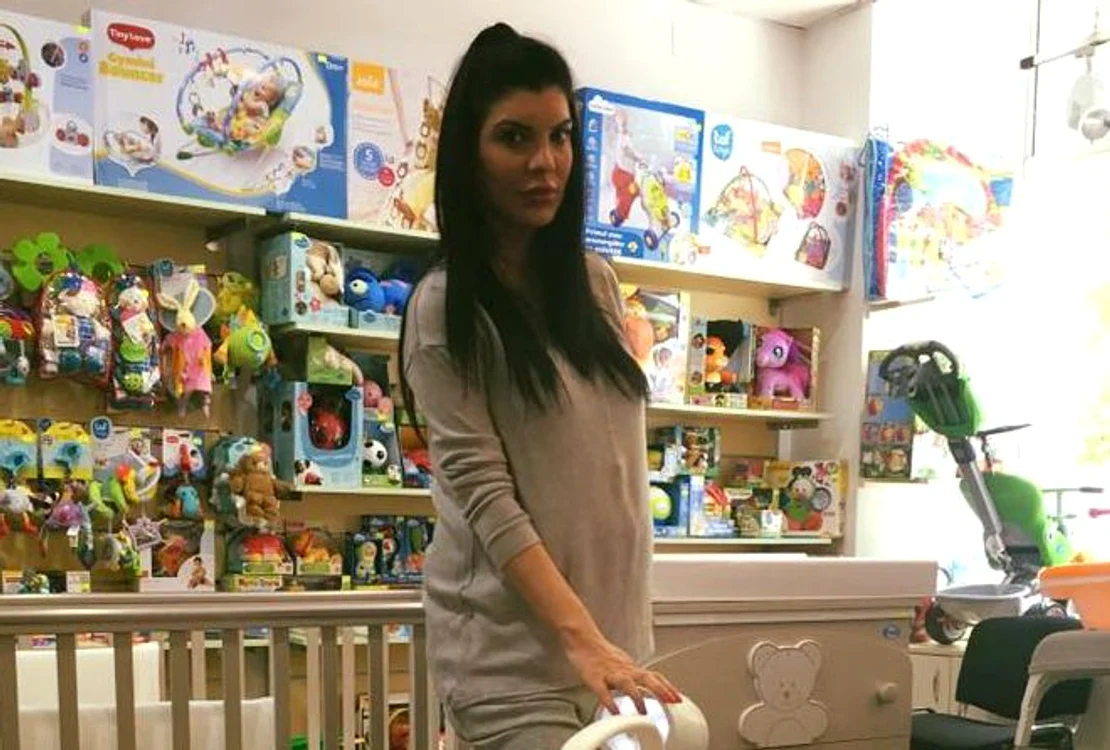 
    Tonciu a născut o fetițăFoto: arhivă personală  