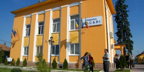 Primăria Răcari, încălzită de la soare