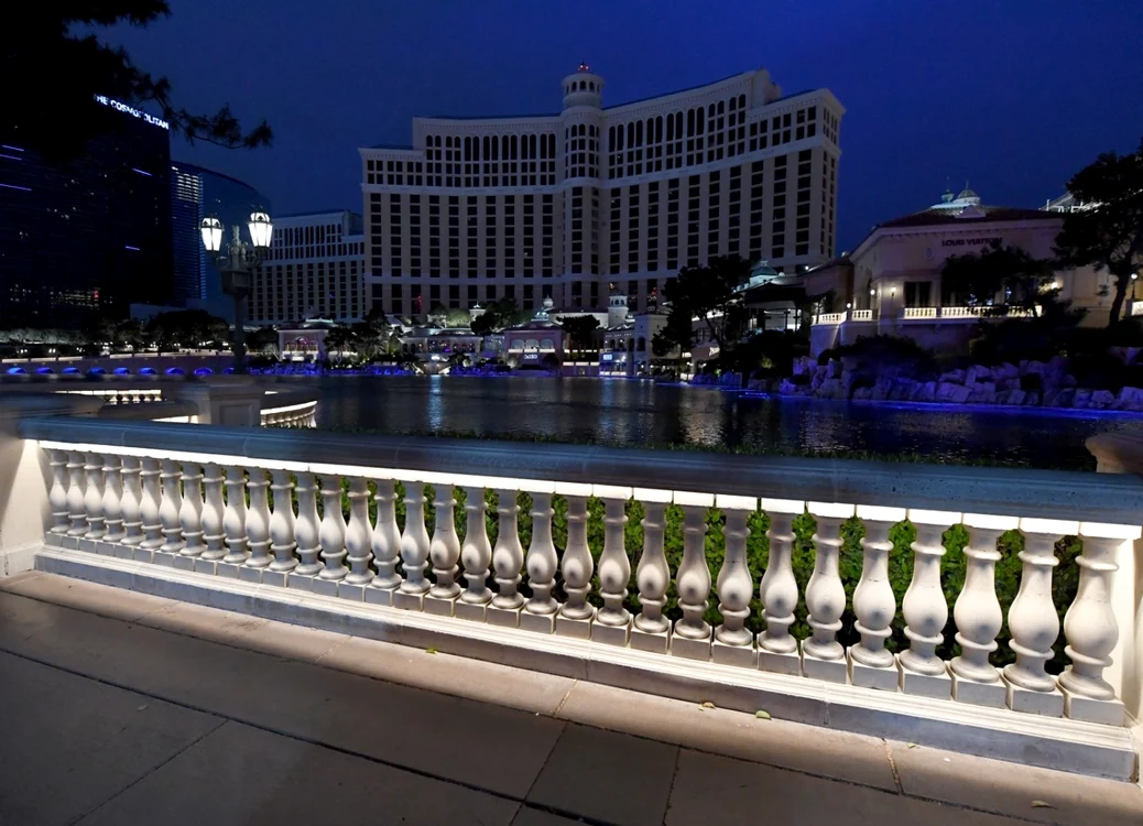 Luminile de la Bellagio Resort & Casino sunt stinse in Las Vegas SUA FOTO AFP / Ethan Miller