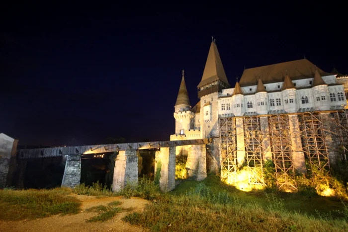 Castelul Corvinilor va putea fi vizitat şi de sărbători, cu excepţia zilei de 1 ianuarie 2015. FOTO: Daniel Guţă