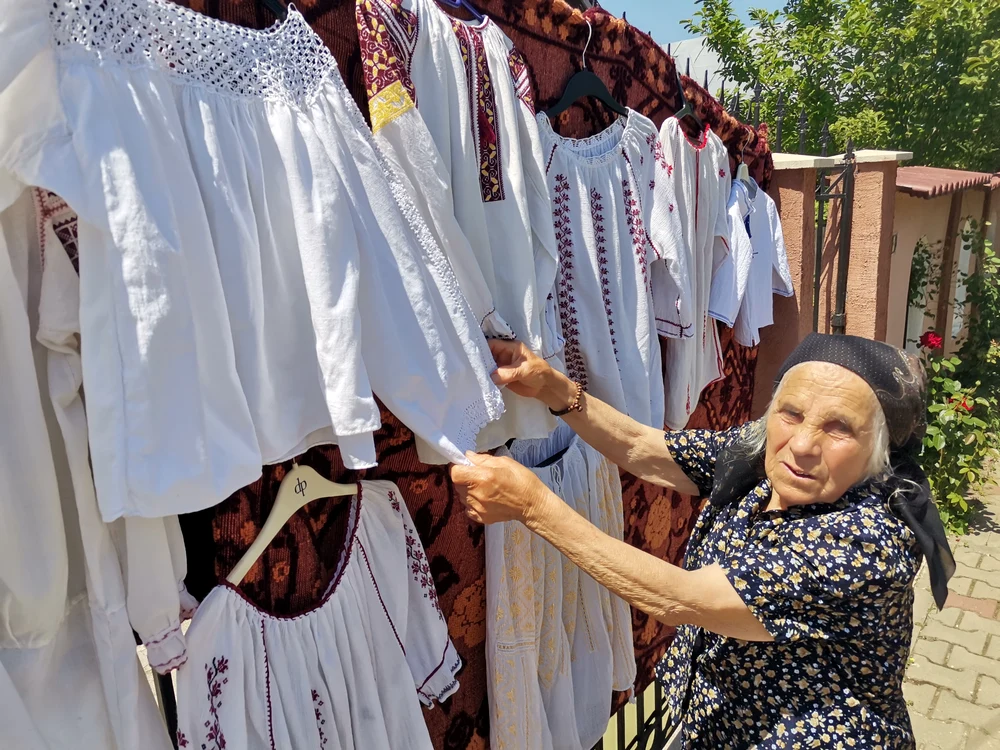 Bătrânele satului cos cele mai multe ii FOTO: Alina Mitran
