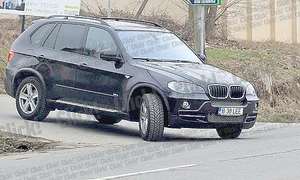 Andreea Marin  a primit maşina de  la fostul soţ cu  tot cu brelocul în formă de inimioară (Fotografii: Mihai Ionesu) jpeg