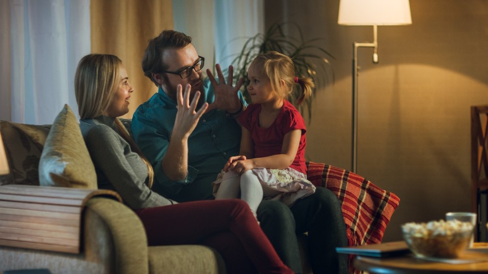 O nouă metodă de parenting, virală pe reţelele sociale. Cum schimbă FAFO regulile jocului