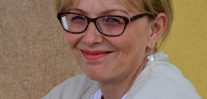 Monica Halaszi îşi îndeamnă toţi elevii şi foştii elevi să meargă la vot FOTO: Monica Halaszi Facebook