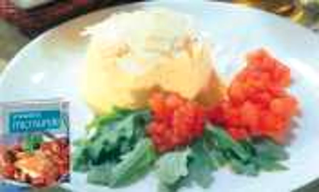 Învăţaţi să preparaţi budincă de parmezan cu rucola şi sos de roşii