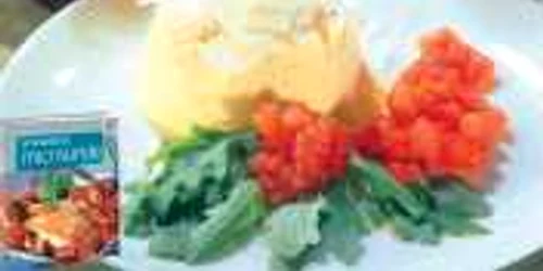 Învăţaţi să preparaţi budincă de parmezan cu rucola şi sos de roşii