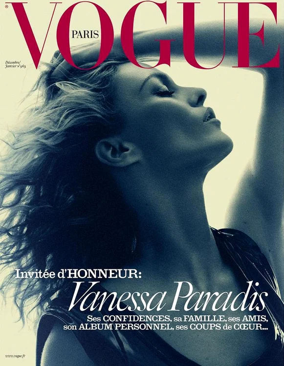 Vanessa Paradis, într-o ipostază cuminte, pe cea de-a doua copertă Vogue Paris