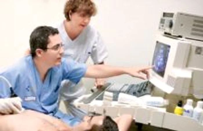 Ecografia pune diagnostic de steatoză în cazul în care ficatul are 15-20 la sută grăsimi în compoziţie