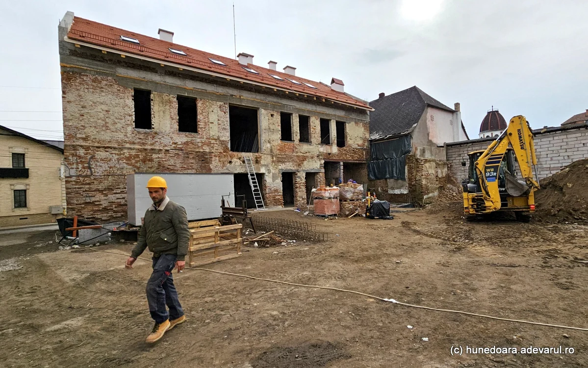 Clădirea viitorului muzeu al fierului din Hunedoara. Foto: Daniel Guță. ADEVĂRUL