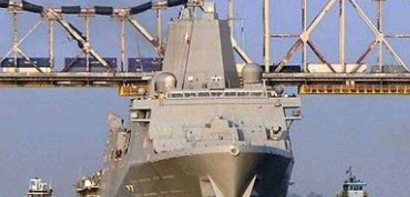 Rusia cumpără o navă de război de la Franţa