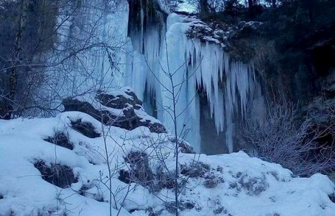 cascada inghetata apuseni