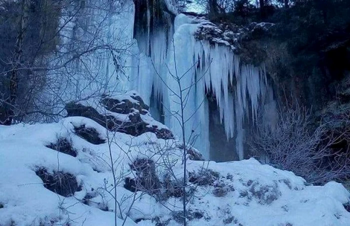 cascada inghetata apuseni