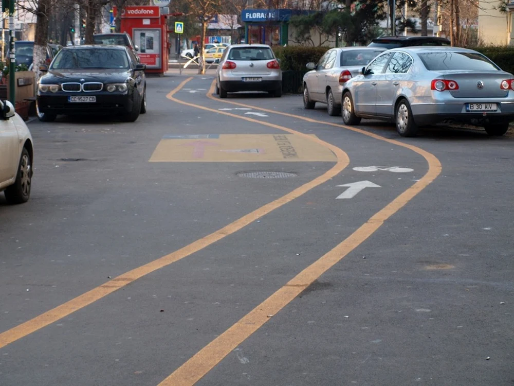 Peste 100 de km de trasee cu piste pentru biciclete au fost receptionate si platite ilegal in Bucuresti. Vinovatii se afla inca in functii.