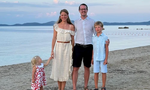 Prințul Filip și Prințesa Danica ai Serbiei în vacanță cu copiii lor, Stefan și Marija, la Muntele Athos   Casa Regală sârbă (8) jpg