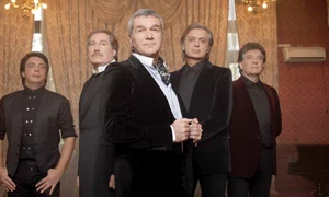 Zâmbitor şi relaxat   Aşa arată acum Dan  Bittman, la scurt timp după  ce tratamentul pentru  voce a dat rezultate(Fotografii: Mihai Ionescu) jpeg