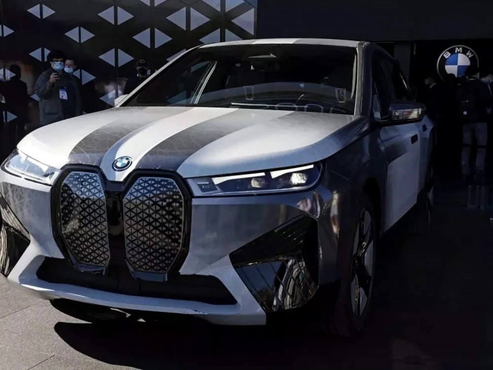 BMW iX Flow