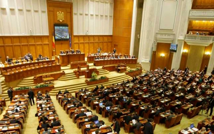 Senatorii invita BNR la discutii pe marginea legii darii în plata Foto: Medifax