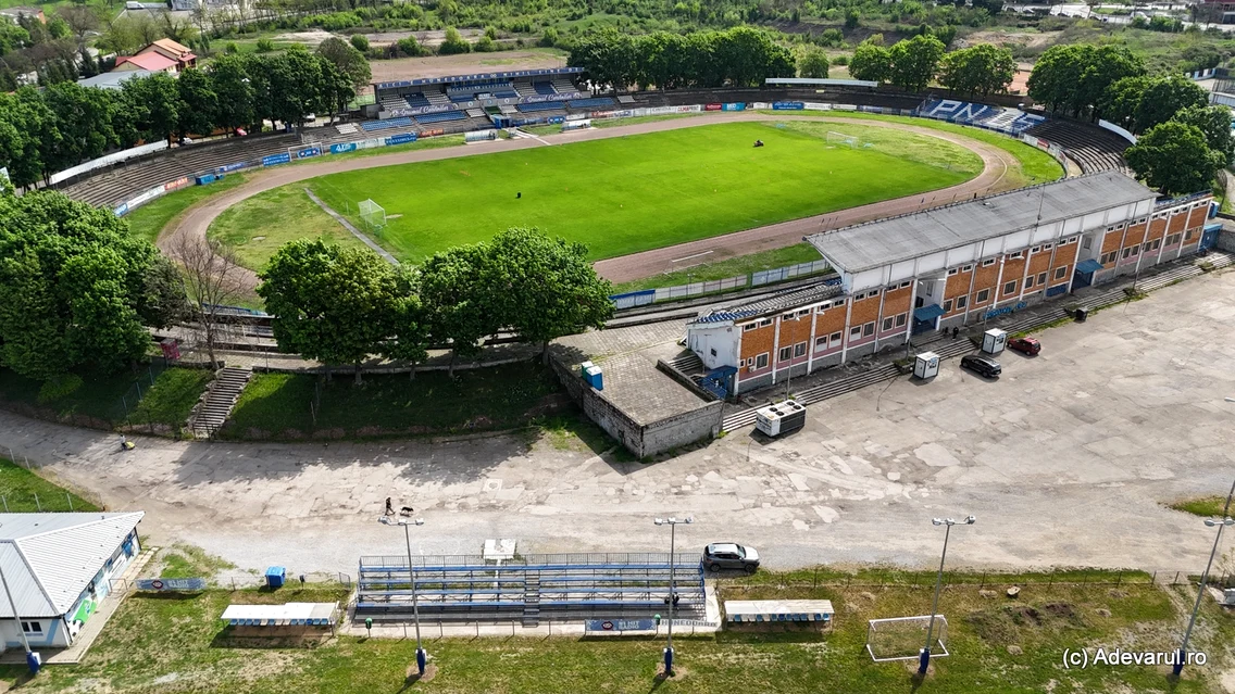 Stadionul Corvinul din Hunedoara va fi demolat  Foto Daniel Guță (7) JPG