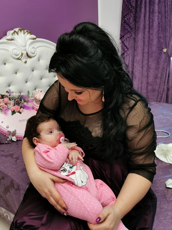 Silvana Rîciu a fost copleșită de emoții la botezul fetiței sale 