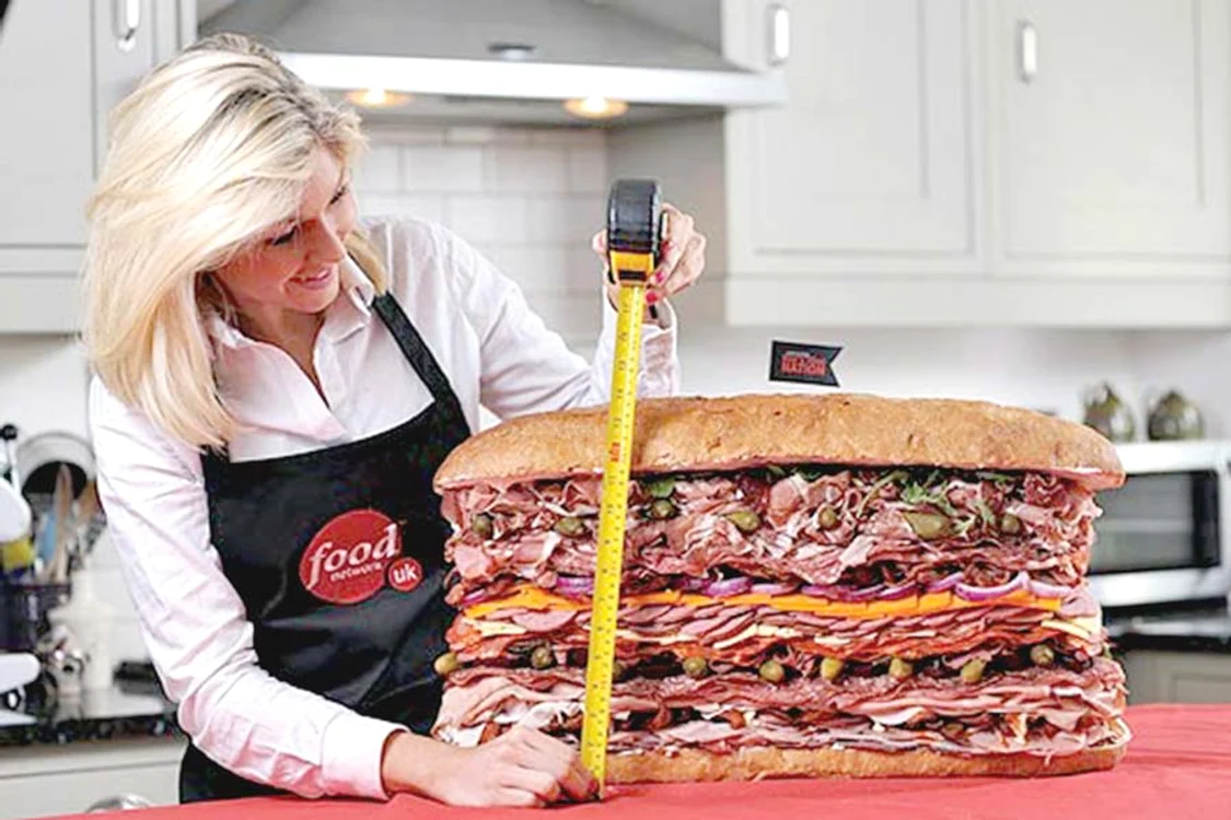 
    Preparatul, care are 12 kilograme, a fost realizat de faimosul bucătar britanic Tristan Welch  