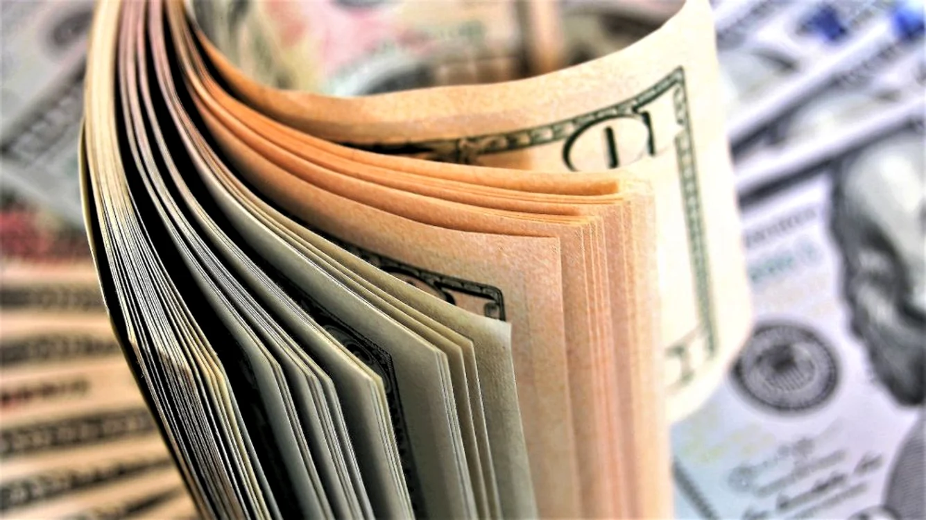 
    Salariul minim pe economie ar putea crește anul acesta   