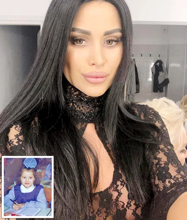 Daniela Crudu primea păpuşi din cârpă