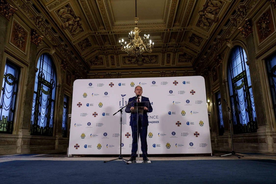 Fostul ministru preia mandatul la CIJ FOTO Inquam Photos / Arhivă 