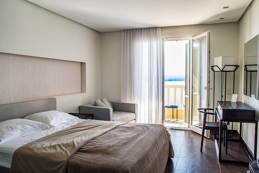 Cresc furturile în hotelurile din Bulgaria. Turiștii iau acasă prosoape, perne, saltele și televizoare: „Au furat seturi întregi de veselă”