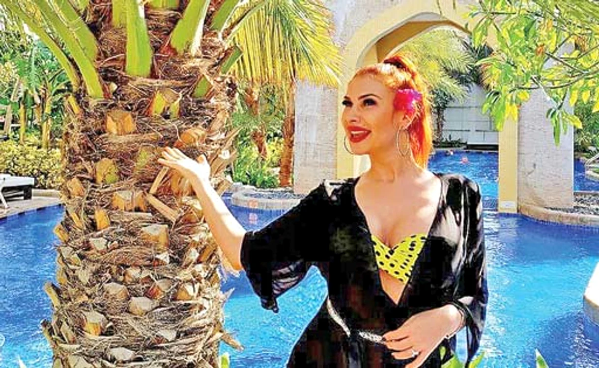 Actriţa Lavinia Stoica s-a distrat în Dubai, dar de azi o vedeţi în “Trăsniţii”, la Prima TV