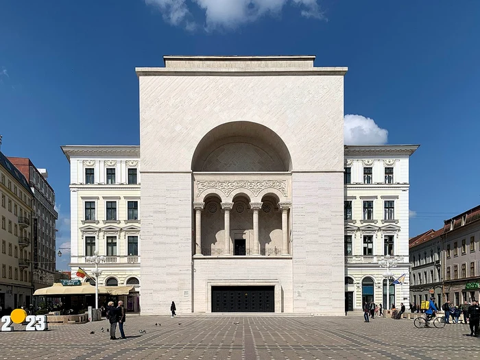 Transformările fațadei Operei din Timișoara FOTO arhivă Adevărul