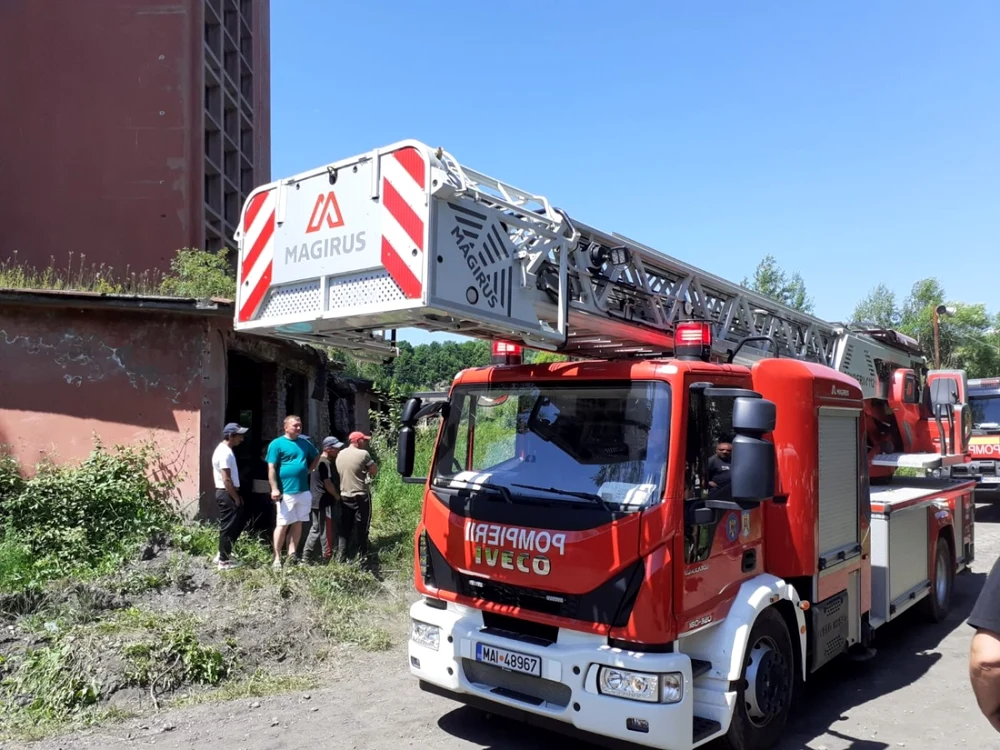 barbat salvat d epompieri foto isu hunedoara preparatia coroiesti