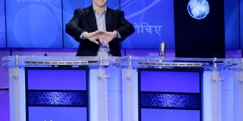În cadrul concursului TV "Jeopardy!", Watson îl învinge pe cel care a câştigat, anterior, de 74 de ori 