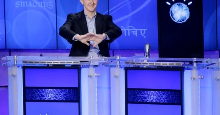 În cadrul concursului TV "Jeopardy!", Watson îl învinge pe cel care a câştigat, anterior, de 74 de ori 