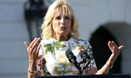 Jill Biden garderoba cu rochii florale  (1) 4 iulie jpg