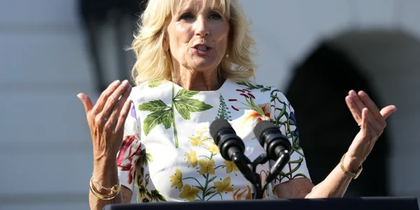 Jill Biden garderoba cu rochii florale  (1) 4 iulie jpg