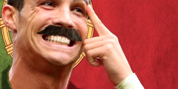 Cam aşa ar arăta Cristiano Ronaldo cu mustaţă