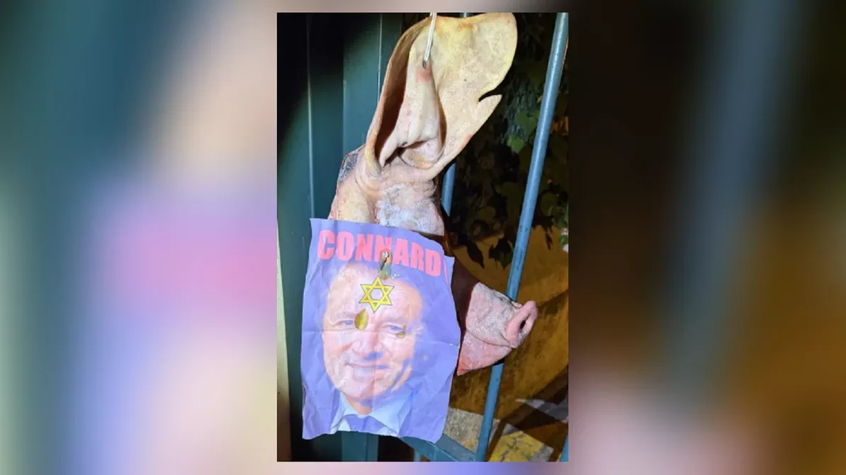 Un cap de porc și un afiș antisemit, legate de poarta casei primarului din Nisa: „Tot ceea ce am combătut mereu, bate acum la ușa mea”